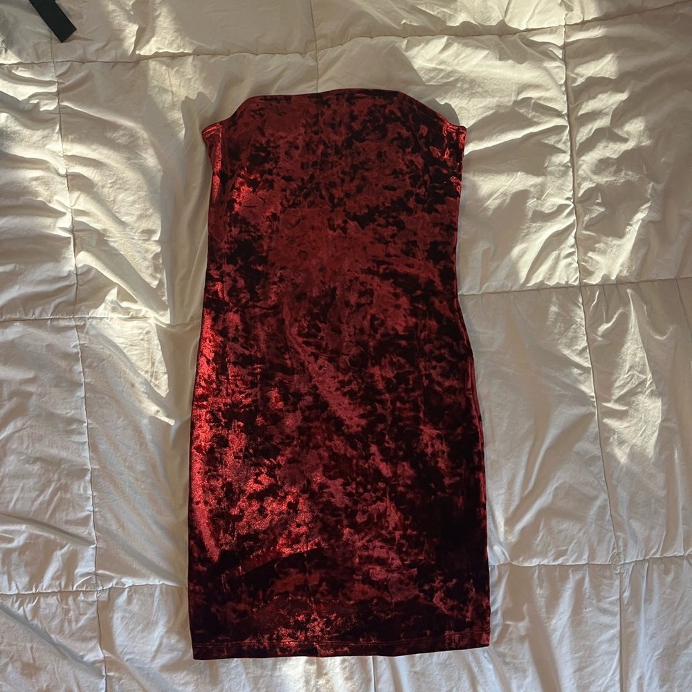 Red velvet strapless dress